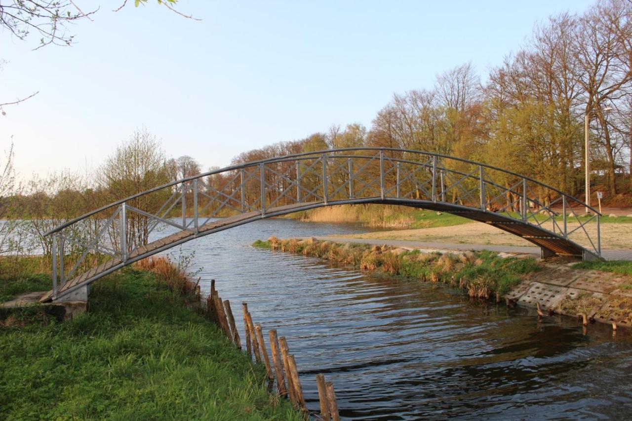 Domek Nad Jeziorem Bystrzyna Świdwin エクステリア 写真