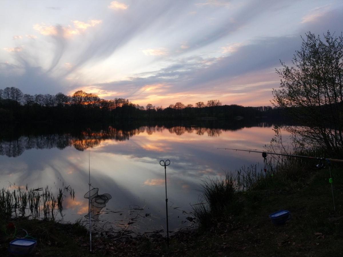 Domek Nad Jeziorem Bystrzyna Świdwin エクステリア 写真