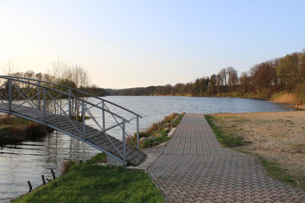 Domek Nad Jeziorem Bystrzyna Świdwin エクステリア 写真